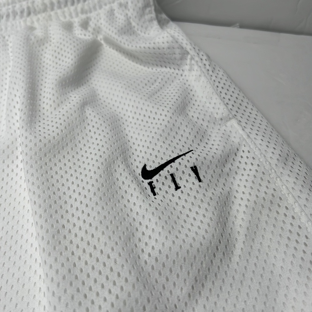 Nike Swoosh Fly Essential Women's Basketball Shorts - Picture 7 of 8